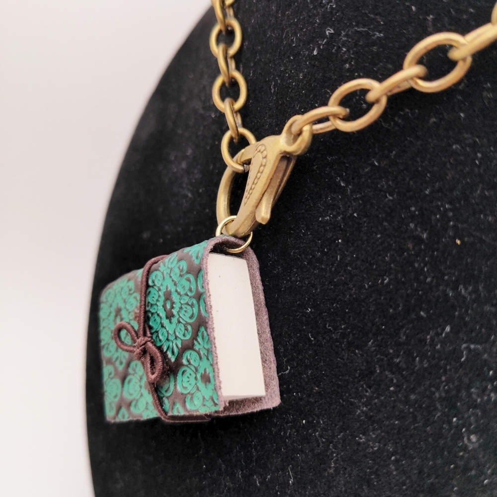 381MIDALANE Unique Leather Mini Book Necklace - Picture 4 of 16
